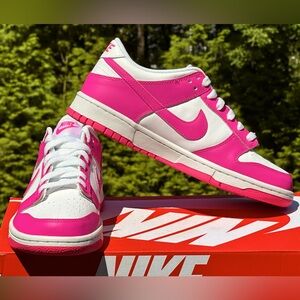 Nike Women's Sneakers Pink and White